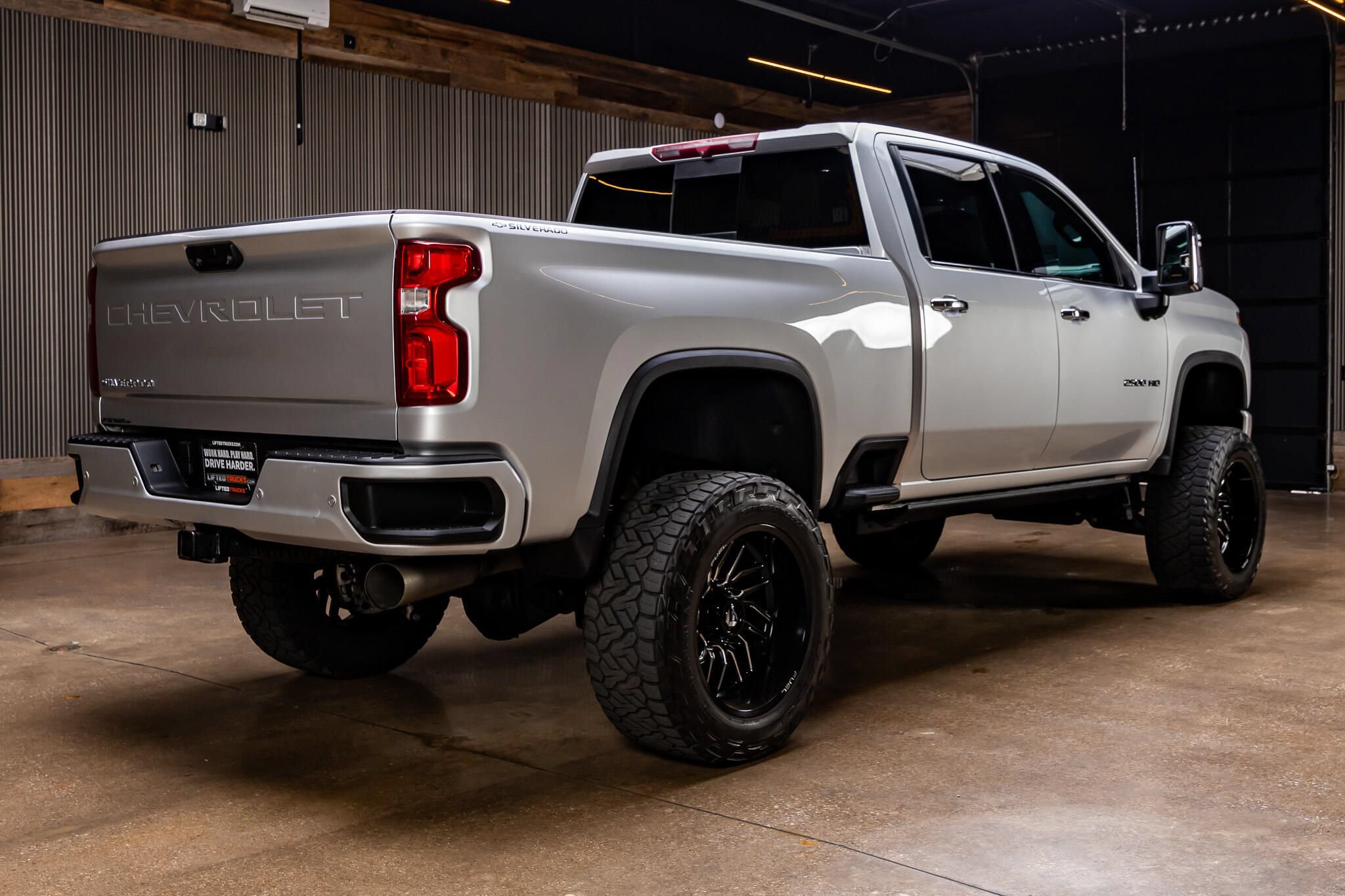 Used 2023 Chevrolet Silverado 2500 High Country AWD/4WD image 9