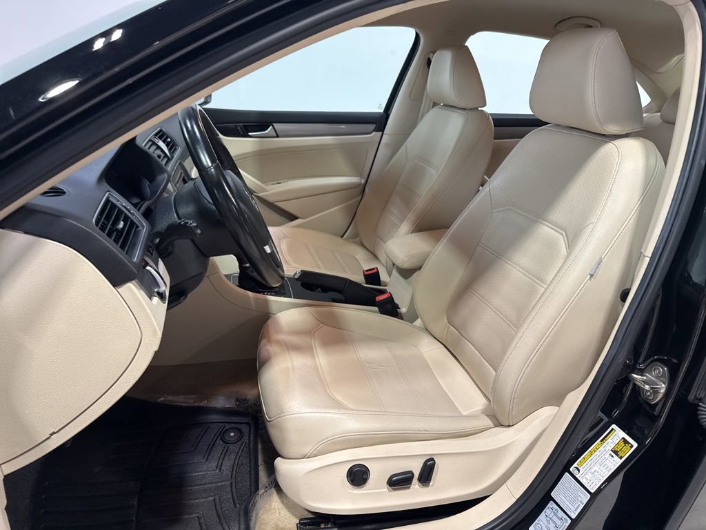 Used 2015 Volkswagen Passat 1.8T Limited Edition FWD image 19