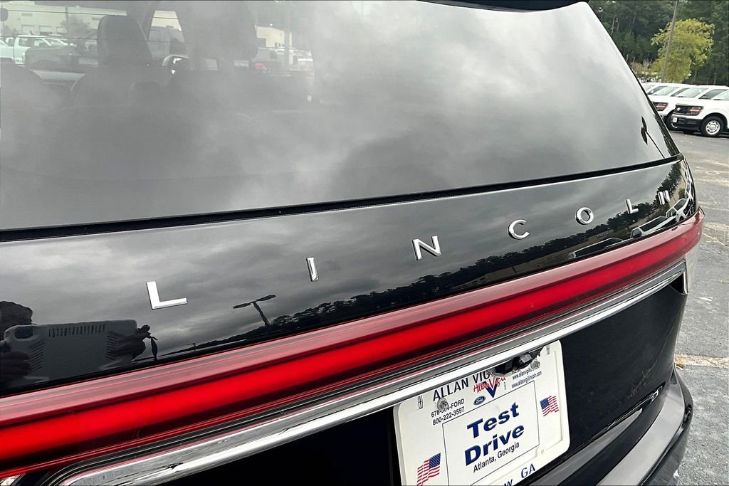 Certified 2023 Lincoln Aviator Reserve w/ Equipment Group 201A image 8