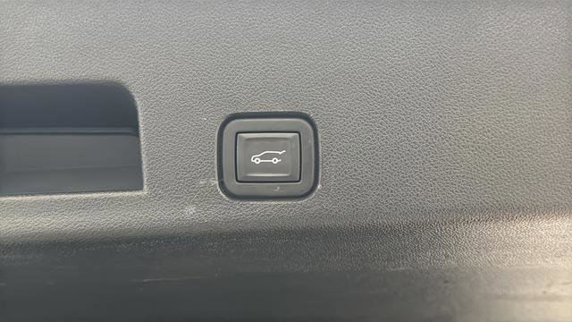 Used 2024 GMC Acadia Elevation w/ Trailering Package image 18