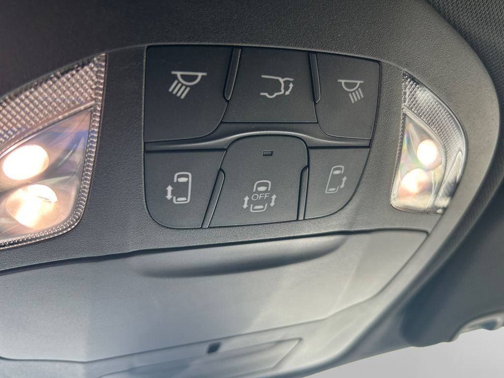 Used 2025 Chrysler Pacifica Select AWD/4WD image 26
