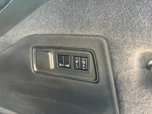 Used 2021 Cadillac Escalade Sport Platinum AWD/4WD image 14