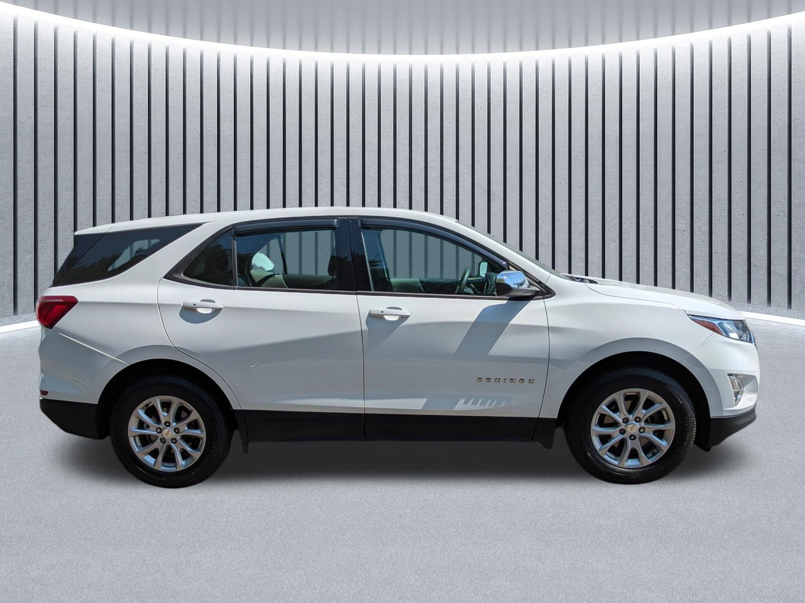 Used 2018 Chevrolet Equinox LS FWD image 4