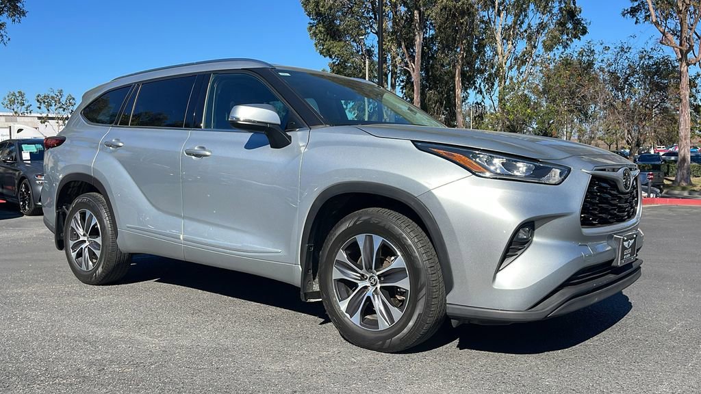 Used 2020 Toyota Highlander XLE