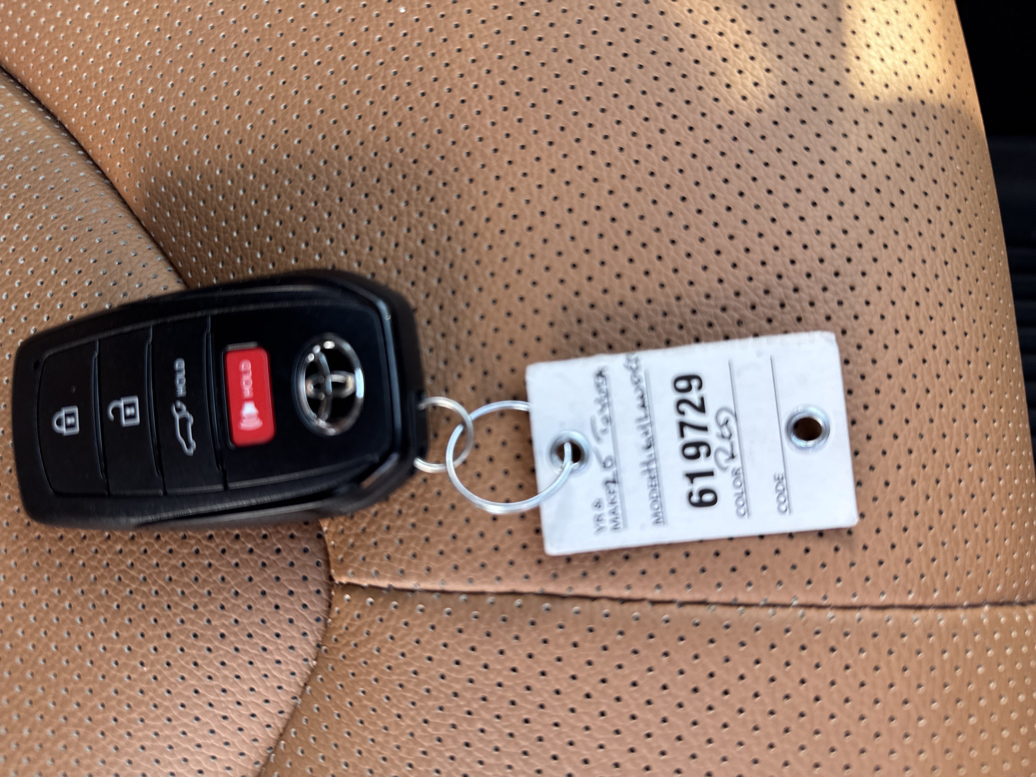 Used 2025 Toyota Highlander Platinum AWD/4WD image 23
