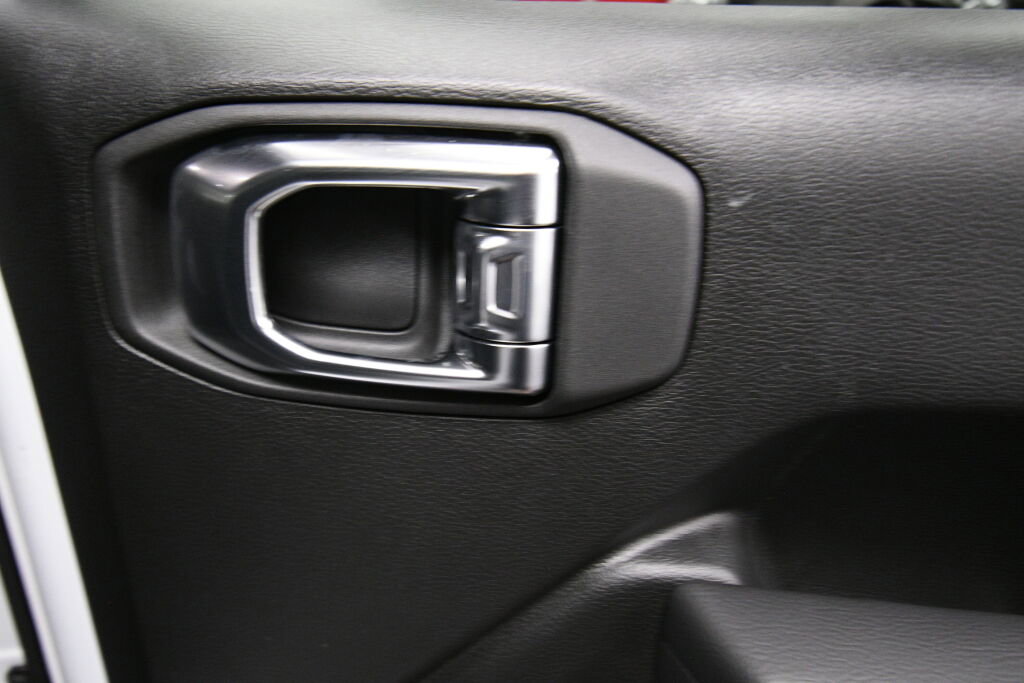 Used 2025 Jeep Wrangler Sport S image 24