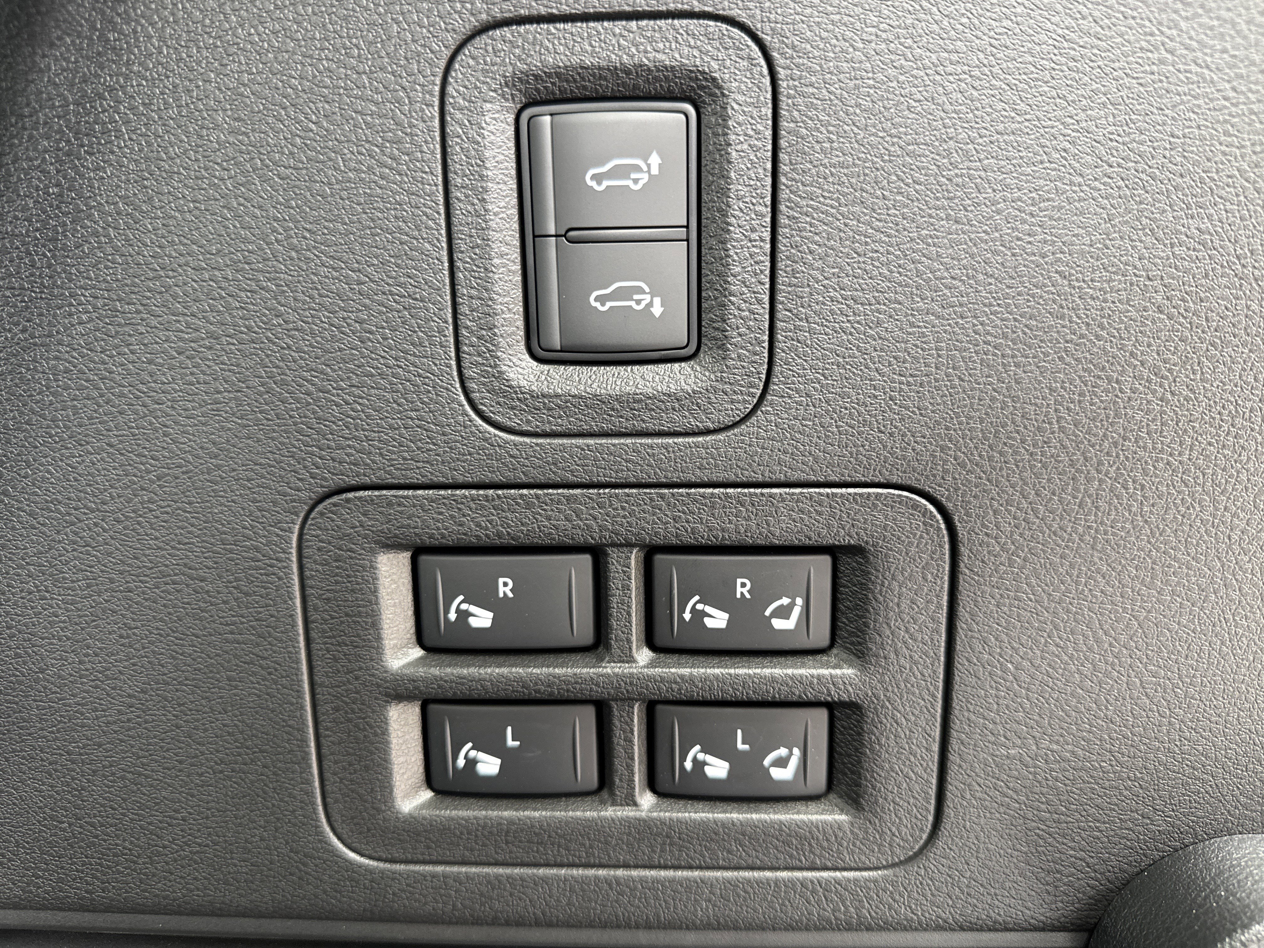 Used 2025 INFINITI QX80 Sensory w/ Exterior Package AWD/4WD image 36