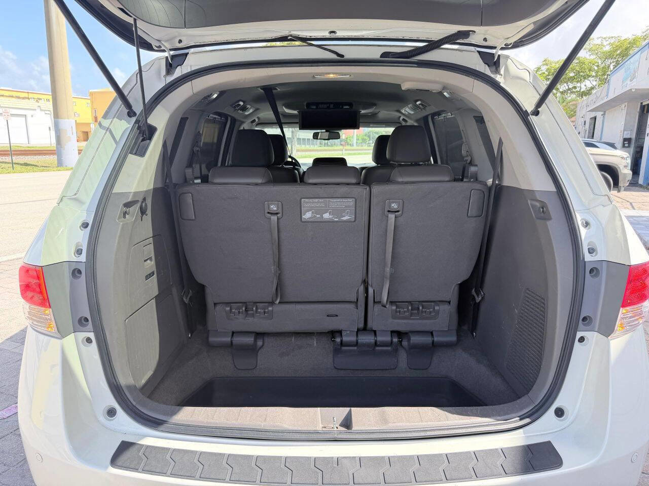 Used 2014 Honda Odyssey Touring Elite image 25