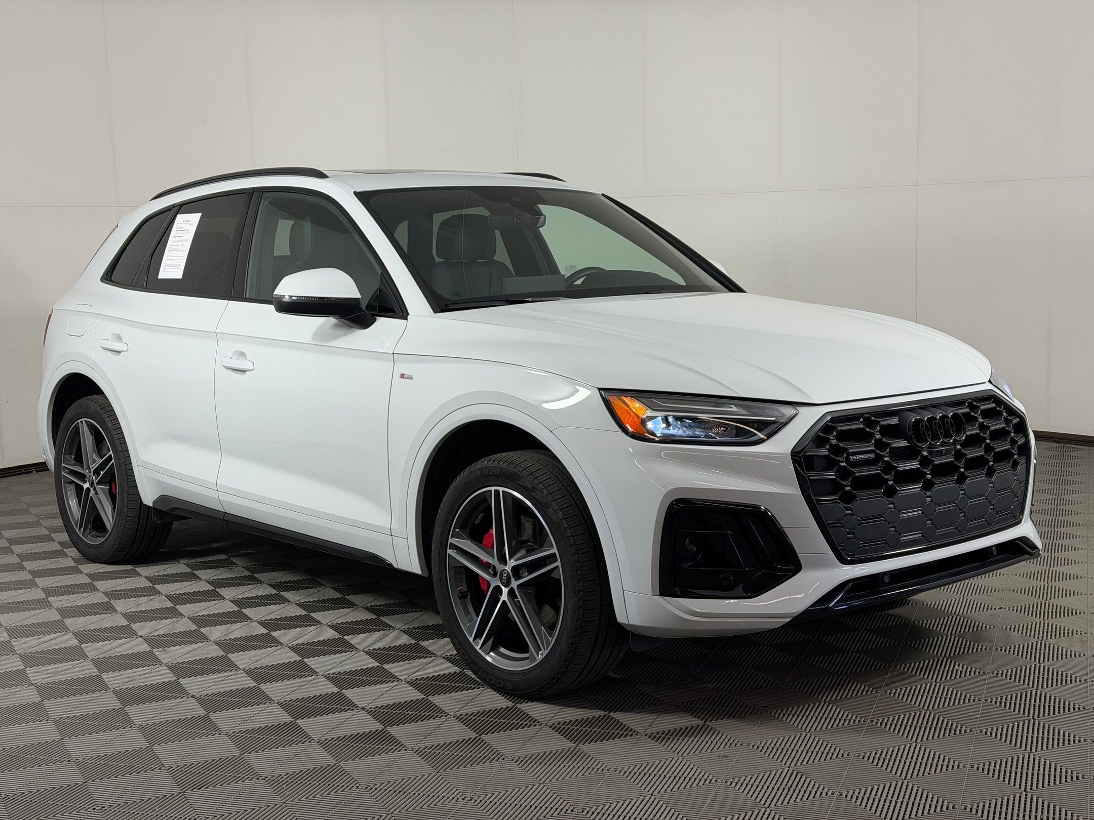 Certified 2025 Audi Q5 e Premium Plus w/ Premium Plus Package AWD/4WD image 7