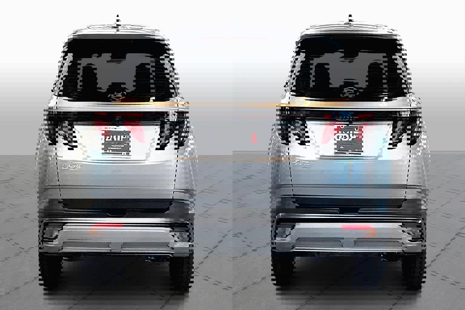 Used 2025 Hyundai Tucson SE image 8