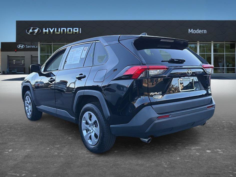 Used 2023 Toyota RAV4 LE AWD/4WD image 5