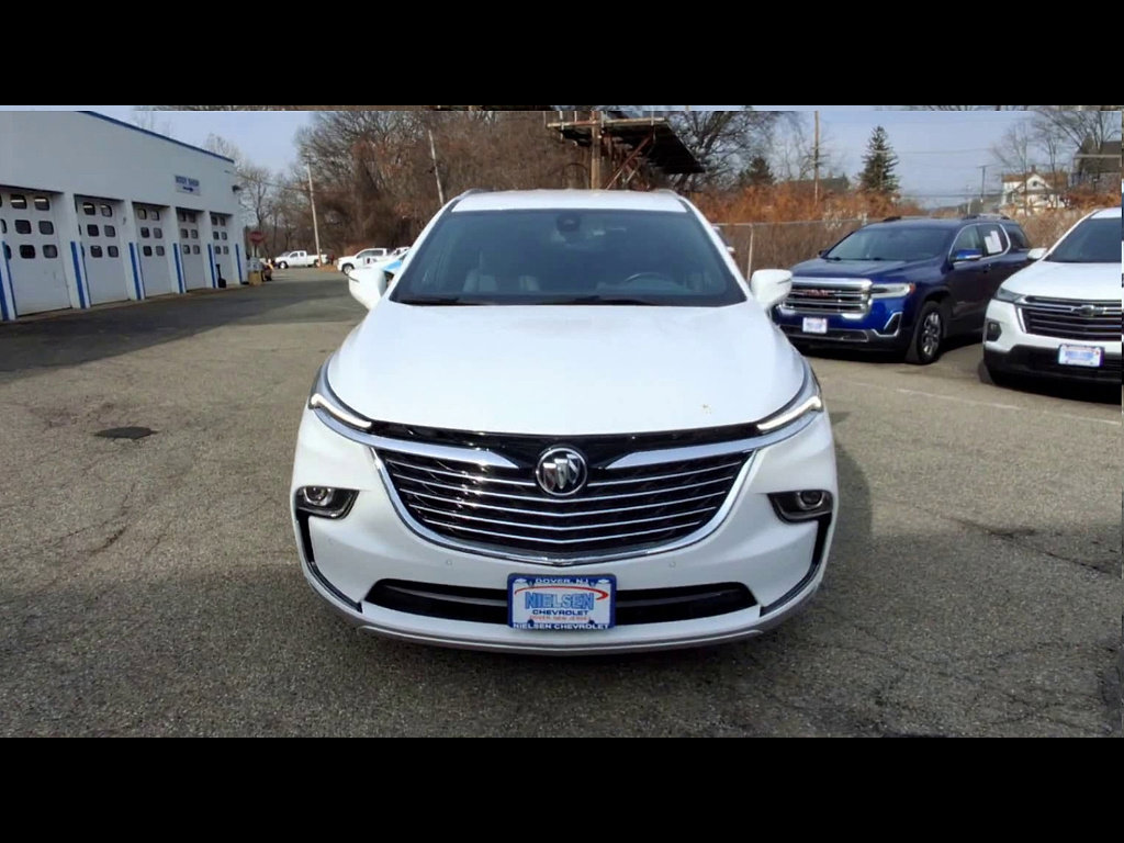Certified 2024 Buick Enclave Essence image 3