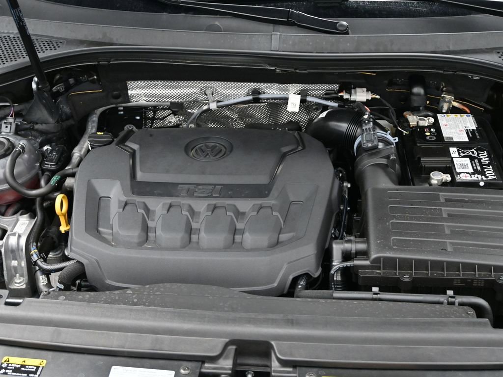 Used 2024 Volkswagen Tiguan SE R-Line image 11