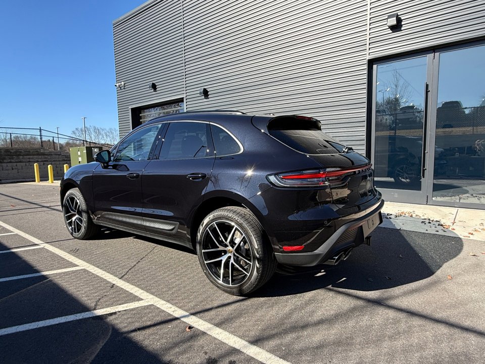 New 2026 Porsche Macan image 3