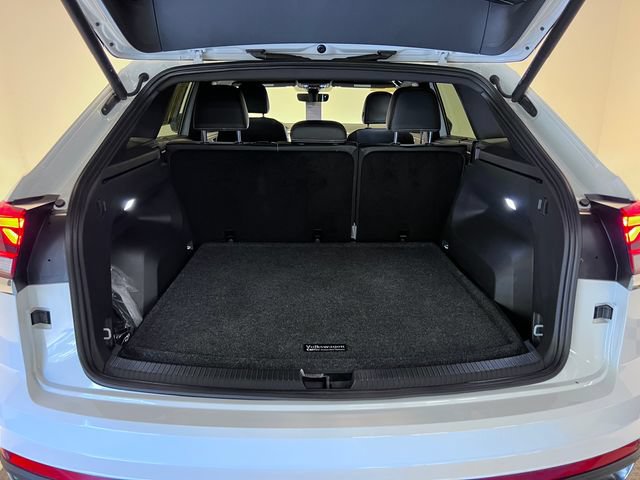 Certified 2024 Volkswagen Atlas Cross Sport SE w/ Panoramic Sunroof Package FWD image 5