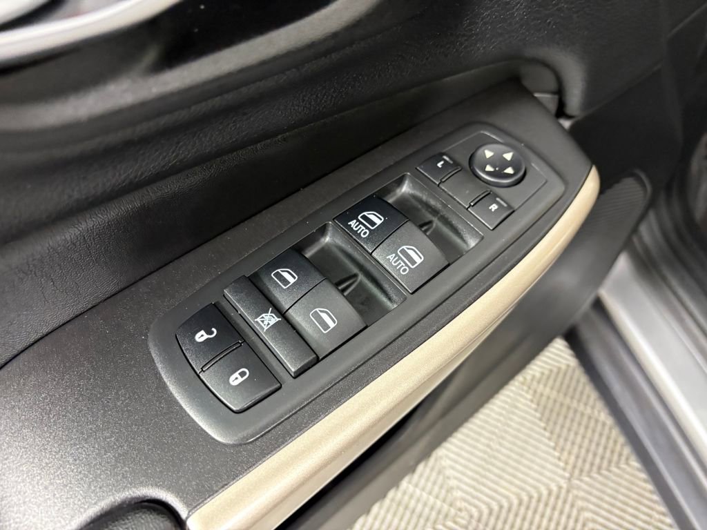 Used 2018 Jeep Cherokee Limited w/ Luxury Group image 13