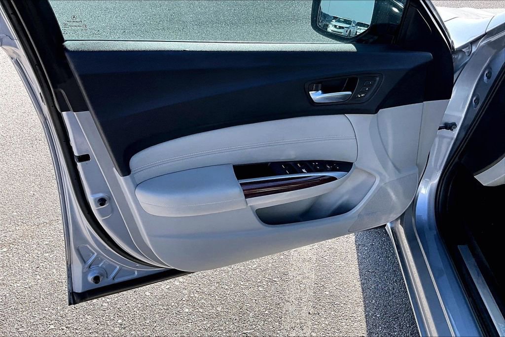 Used 2015 Acura TLX V6 image 24