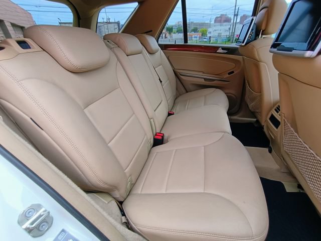 Used 2009 Mercedes-Benz ML 320 BlueTEC 4MATIC image 76