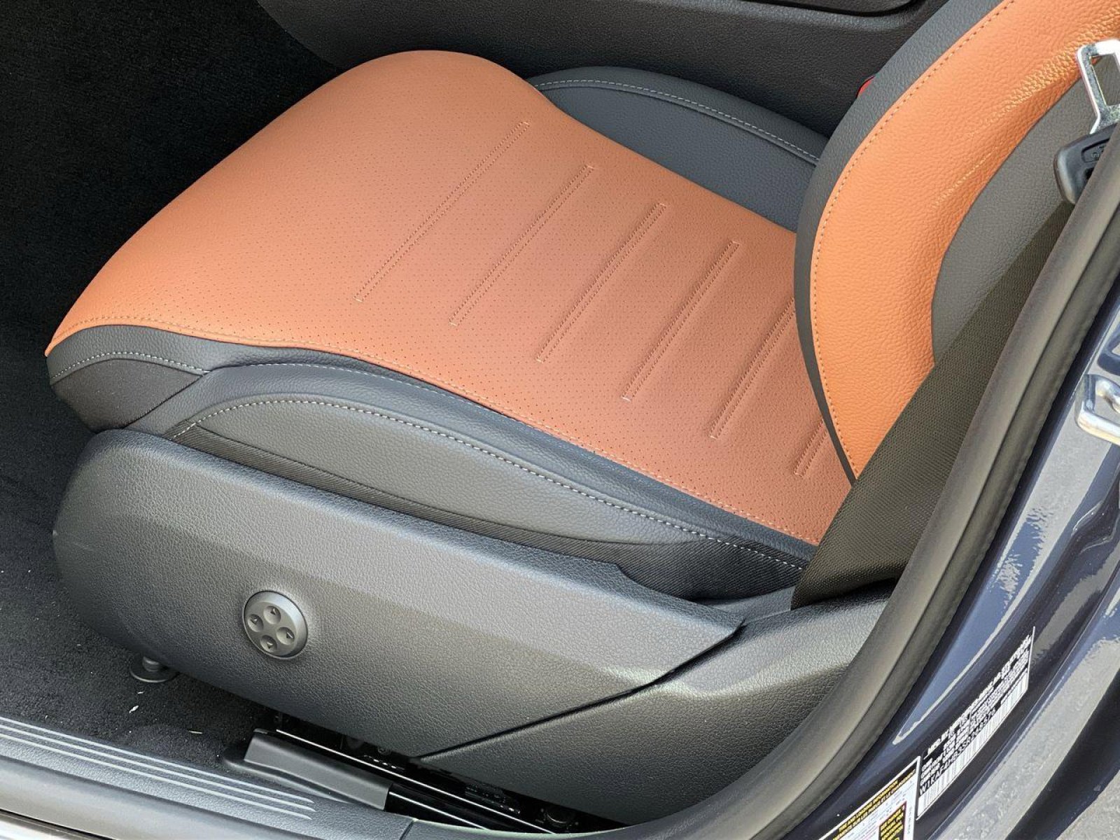 New 2025 Mercedes-Benz C 300 4MATIC Sedan image 12