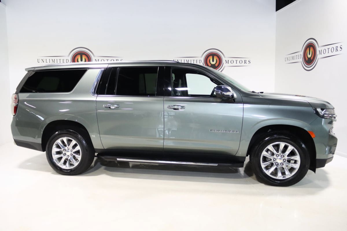 Used 2023 Chevrolet Suburban Premier AWD/4WD image 5