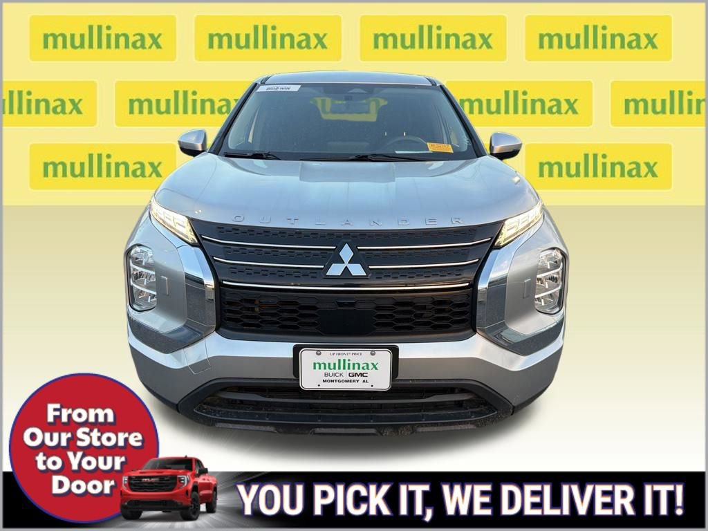 Used 2022 Mitsubishi Outlander ES image 2