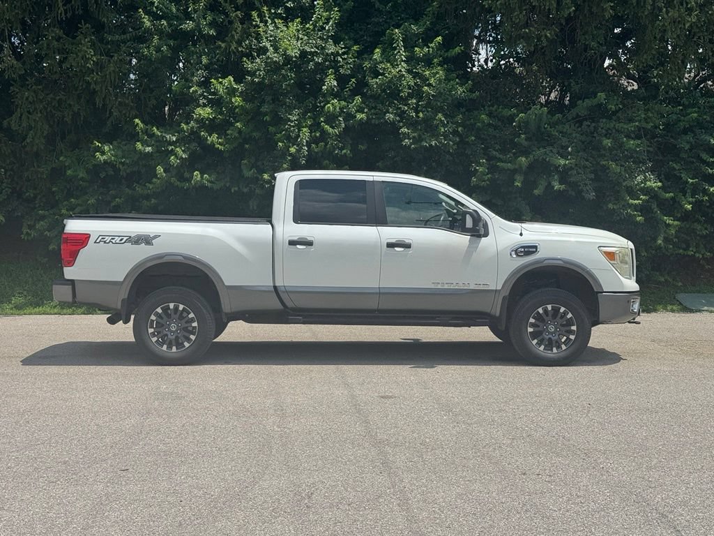 Used 2016 Nissan Titan PRO-4X w/ Pro-4x Convenience Package AWD/4WD image 4