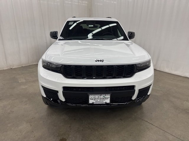 New 2025 Jeep Grand Cherokee L Altitude image 2