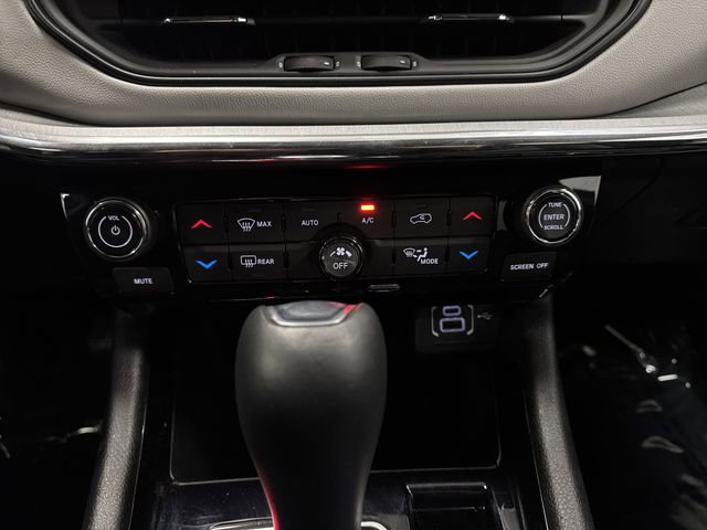 Used 2024 Jeep Compass Limited w/ Sun and Sound Group image 19