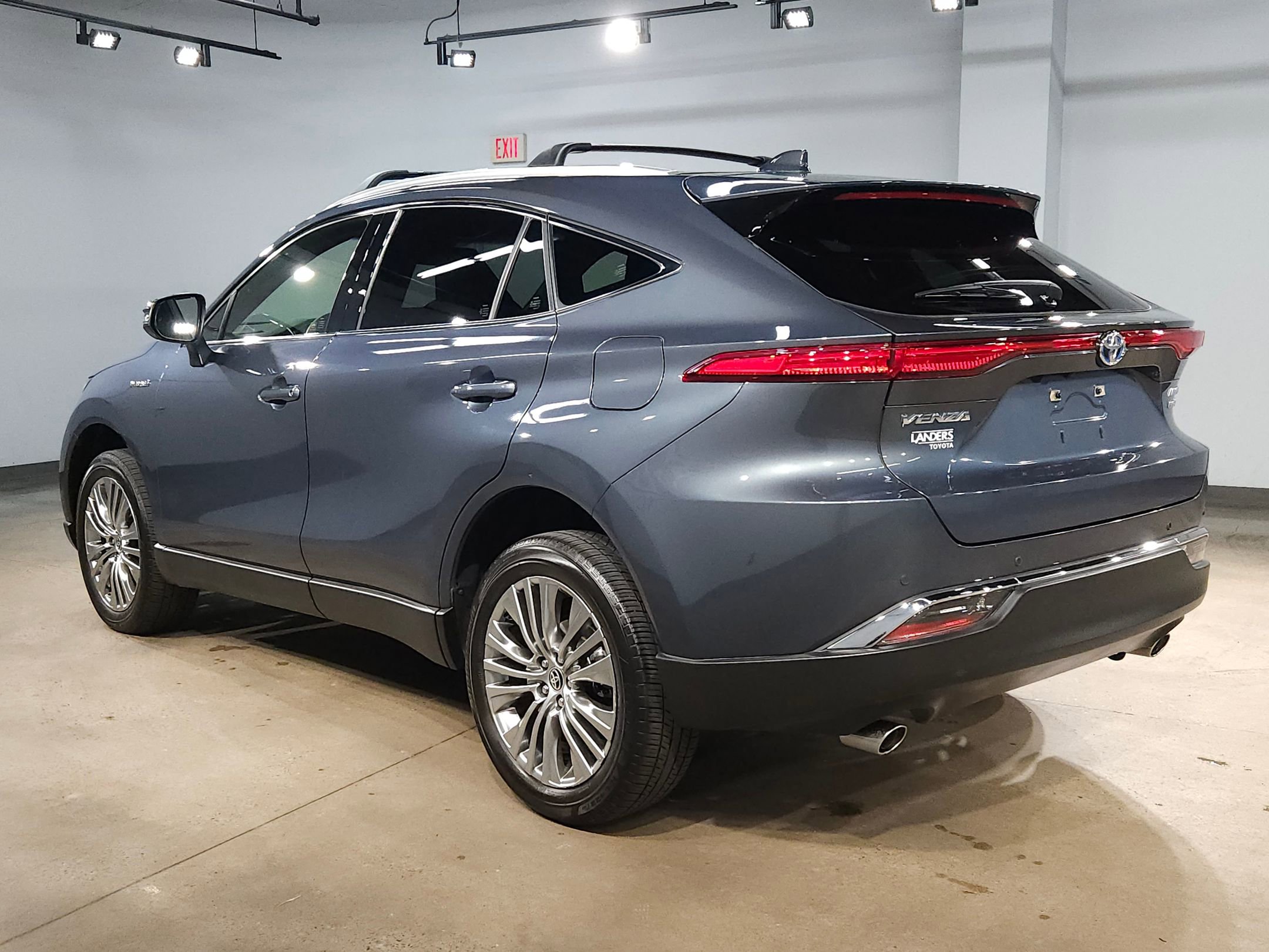Used 2021 Toyota Venza Limited AWD/4WD image 5