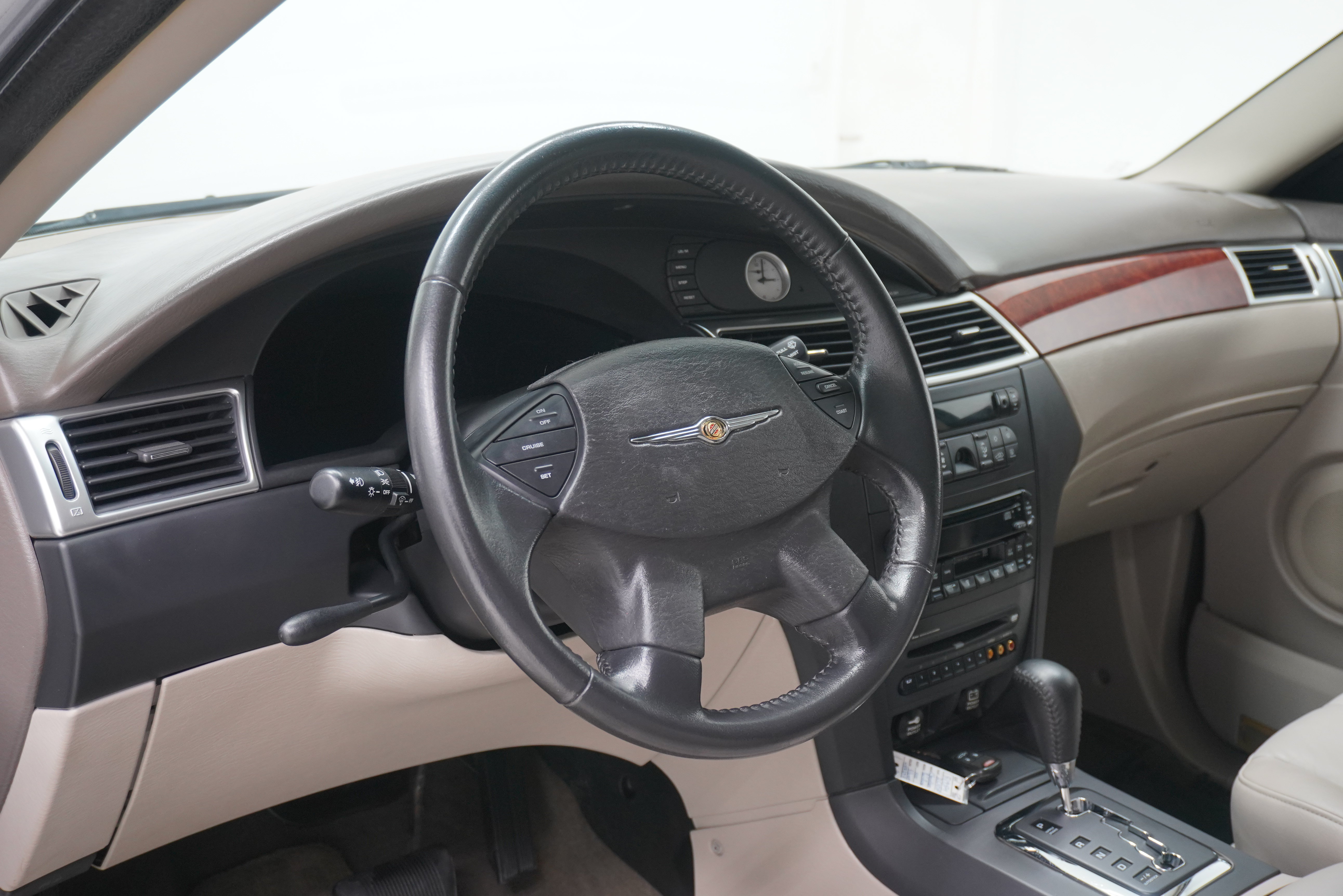 Used 2005 Chrysler Pacifica Touring FWD image 10