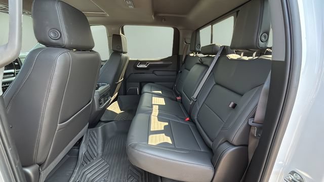 Used 2025 Chevrolet Silverado 1500 LT Trail Boss w/ Convenience Package II AWD/4WD image 20