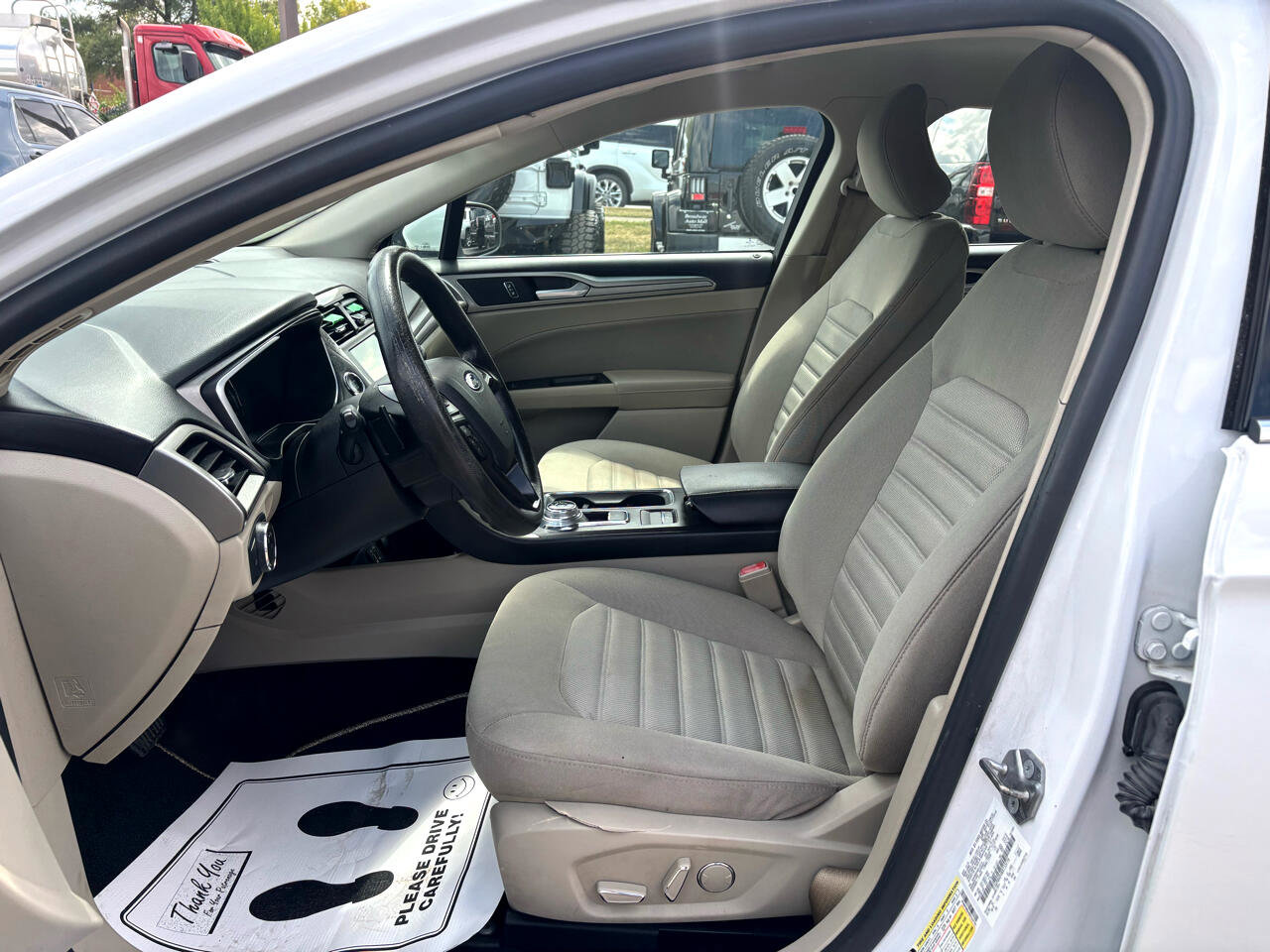 Used 2019 Ford Fusion SE image 16