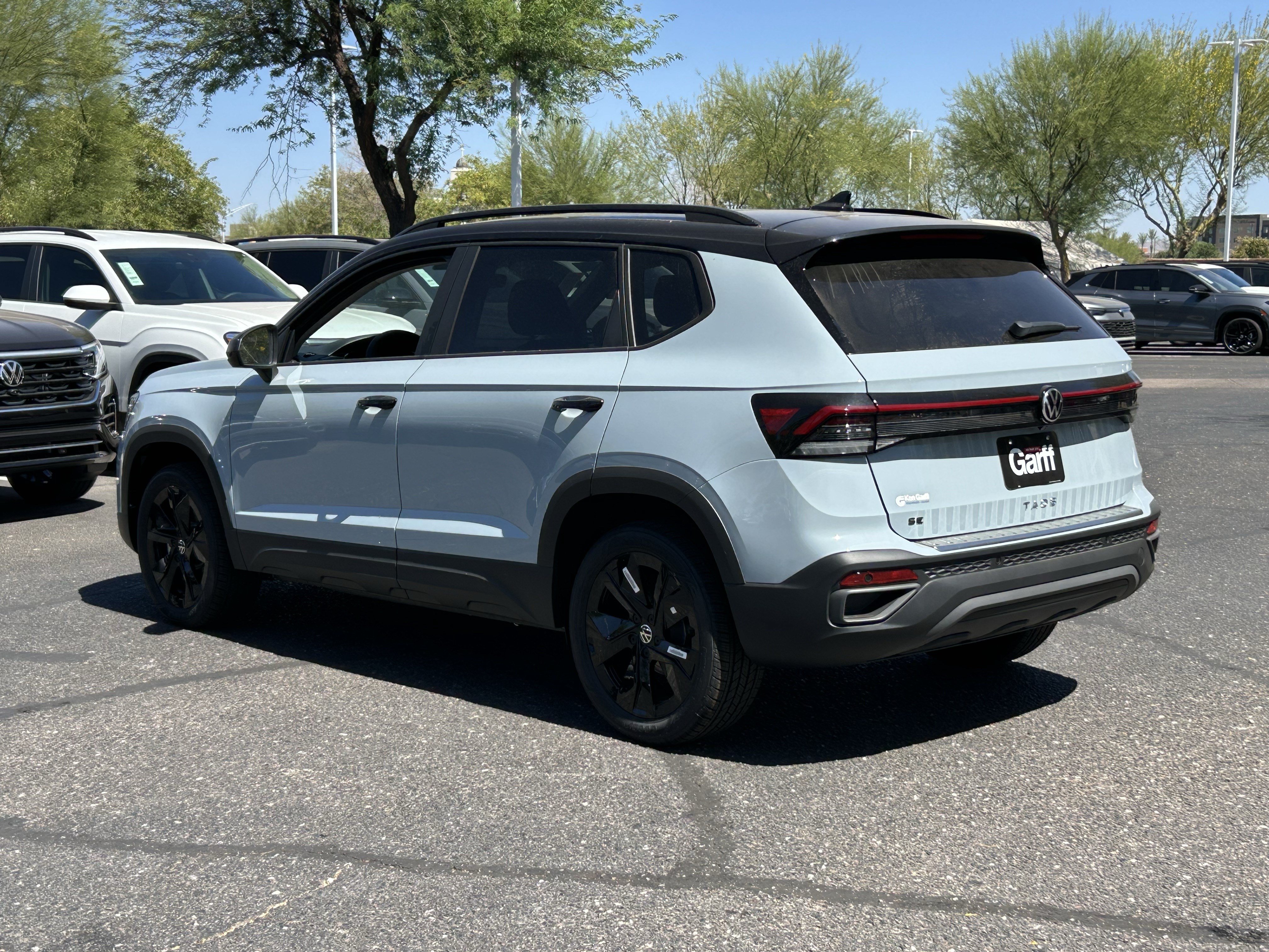 New 2026 Volkswagen Taos SE FWD image 2