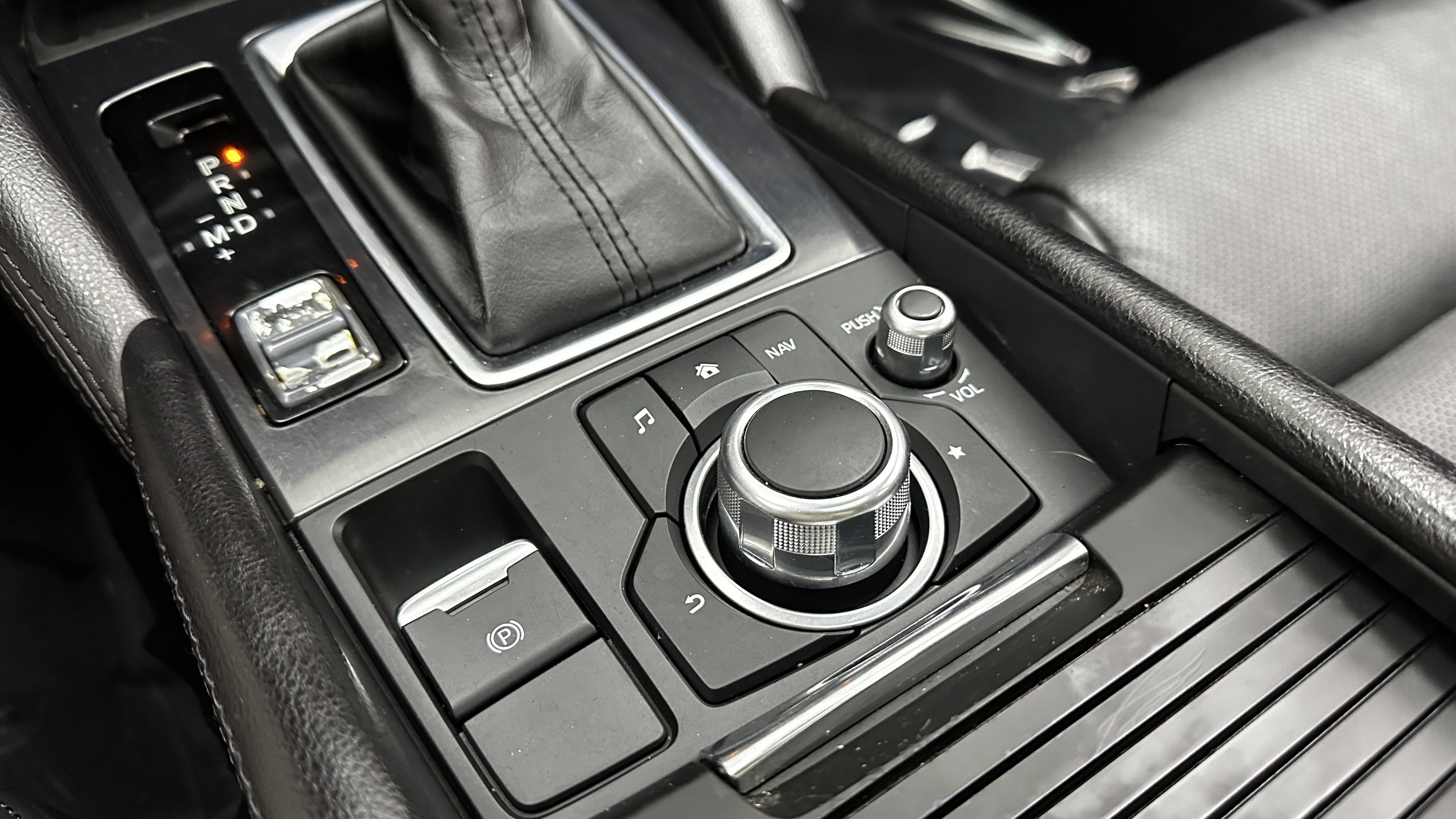 Used 2017 MAZDA MAZDA6 Touring image 18