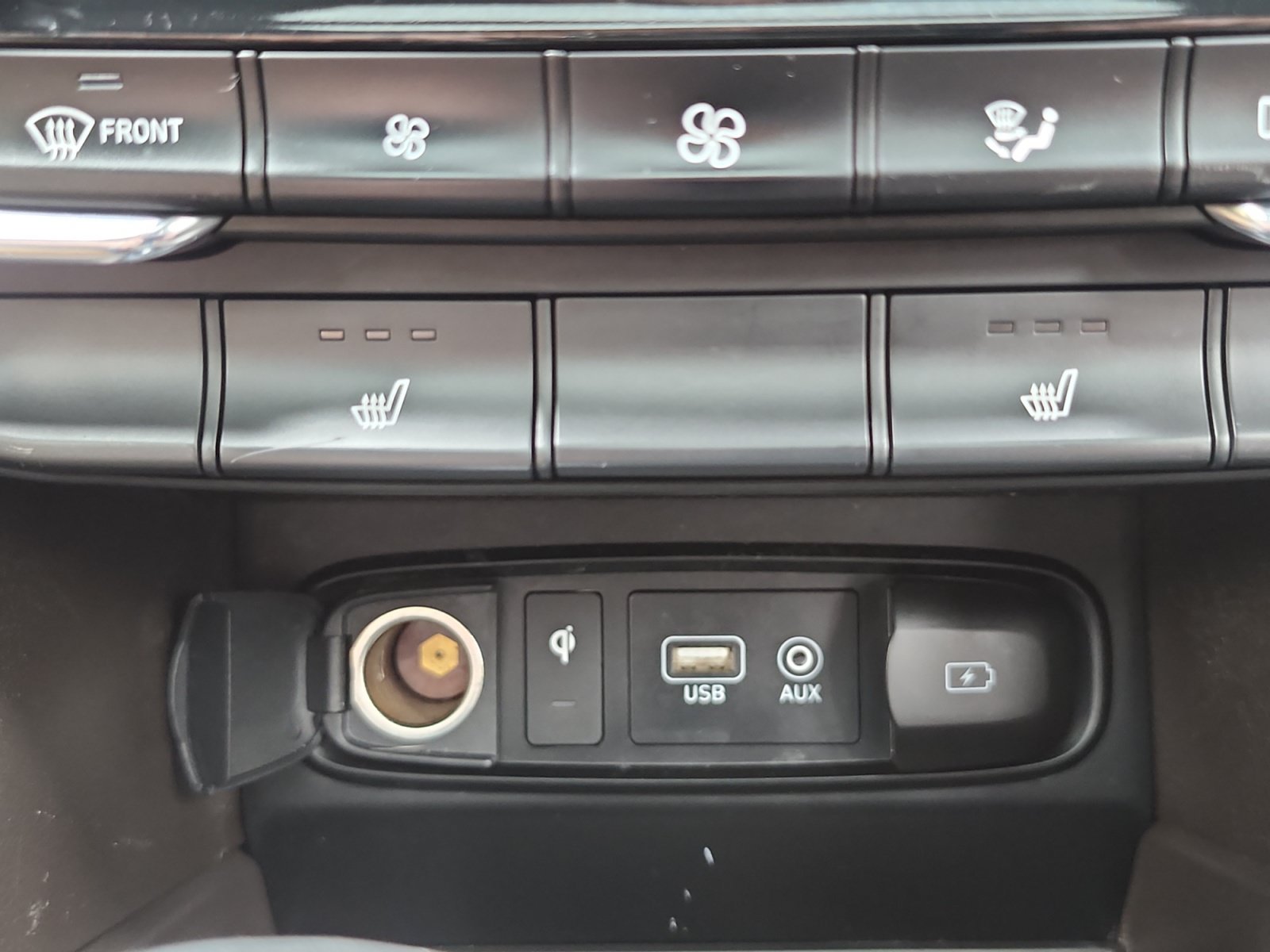 Used 2020 Hyundai Santa Fe SEL w/ Convenience + Premium Package AWD/4WD image 28