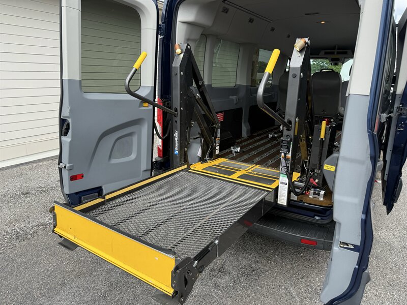 Used 2015 Ford Transit 350 XL RWD image 17