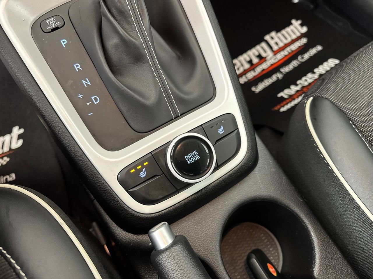 Used 2024 Hyundai Venue Limited image 20