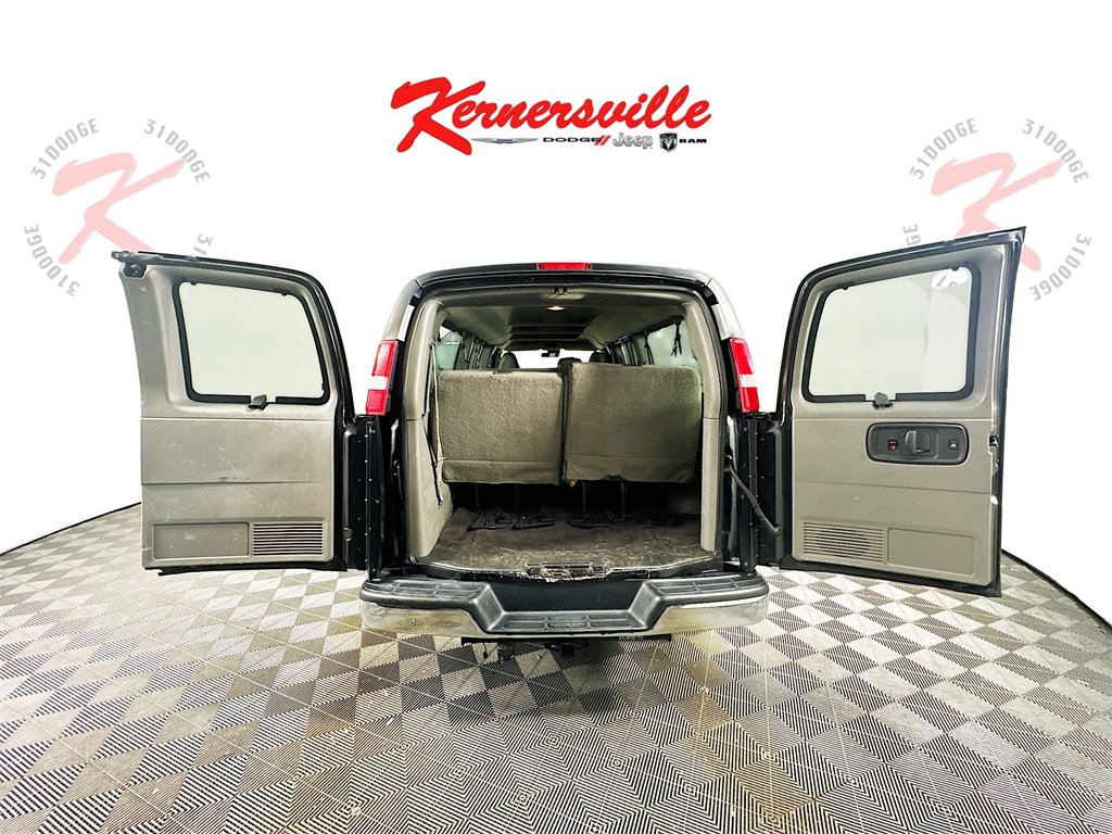 Used 2020 Chevrolet Express 3500 LT w/ LT Preferred Equipment Group image 28