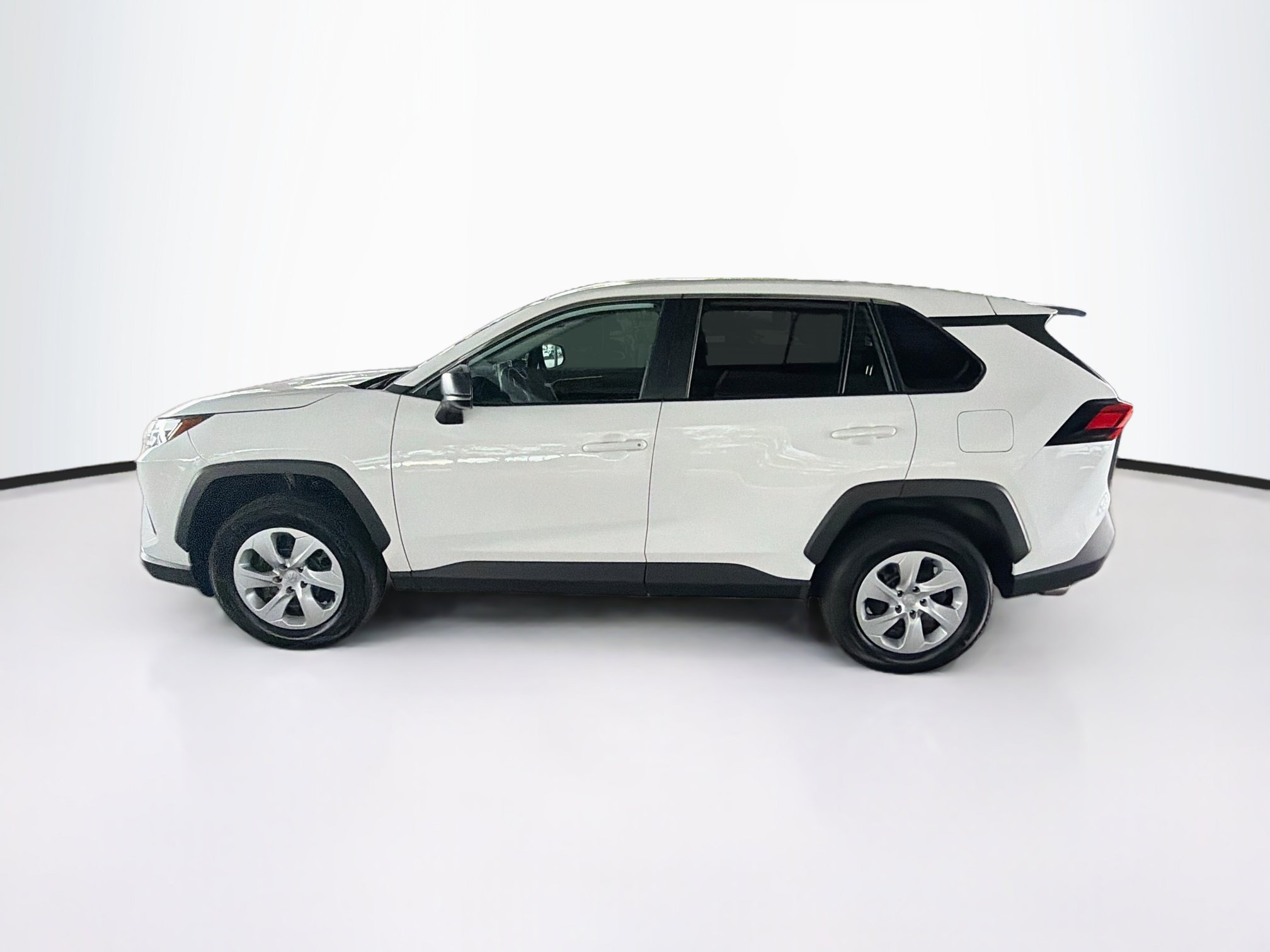 Used 2025 Toyota RAV4 LE AWD/4WD image 4