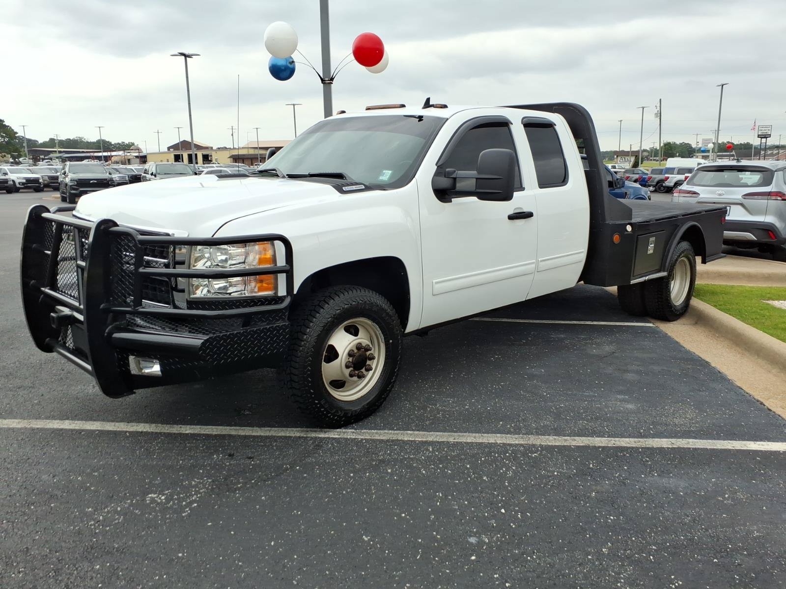 Used 2009 Chevrolet Silverado 3500 LT w/ Interior Plus Package AWD/4WD image 3