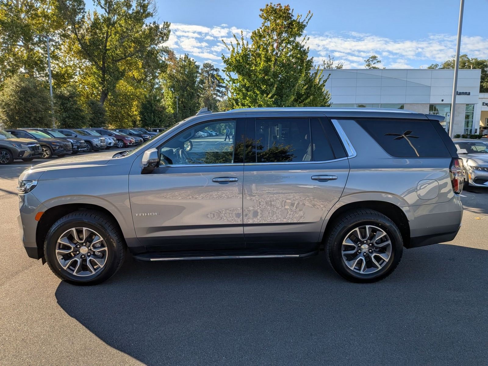 Used 2021 Chevrolet Tahoe LT w/ LT Signature Package image 6