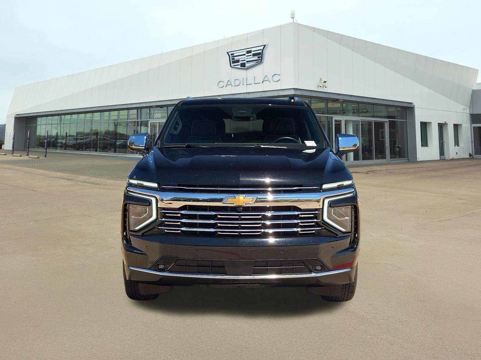 Used 2025 Chevrolet Tahoe Premier AWD/4WD image 2
