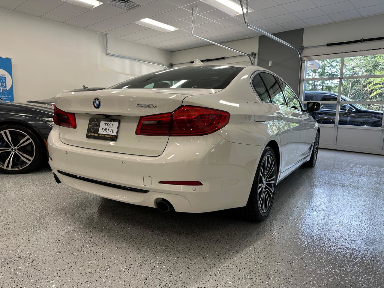 Used 2019 BMW 530i w/ Convenience Package RWD image 9