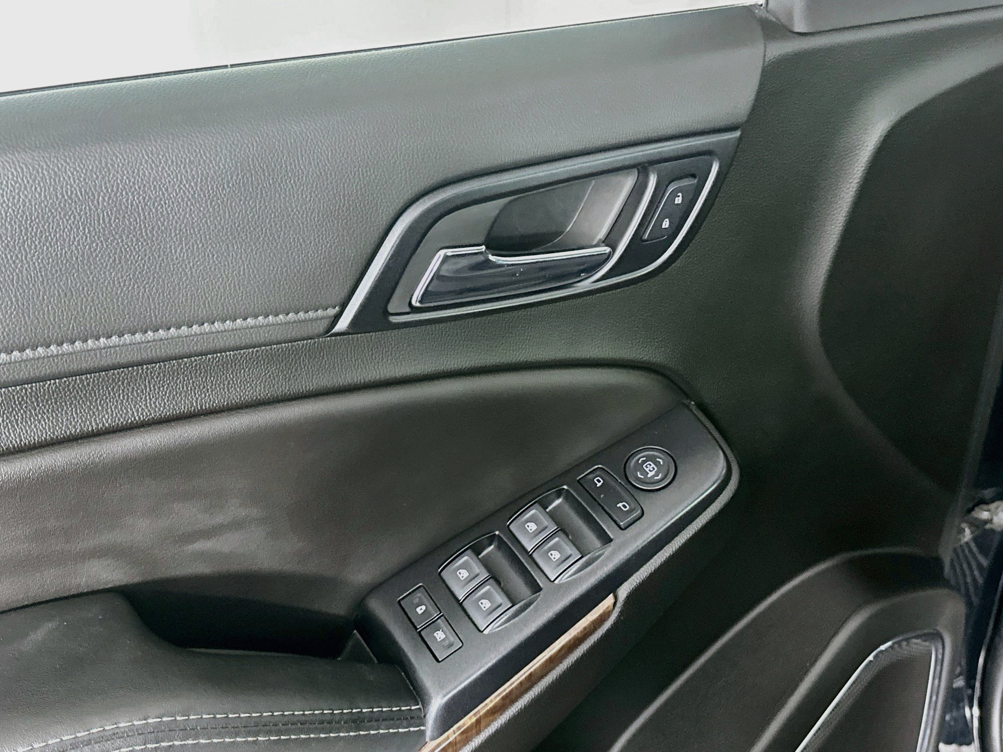 Used 2019 Chevrolet Tahoe LS AWD/4WD image 15