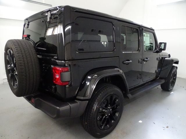 Certified 2025 Jeep Wrangler Unlimited Sahara AWD/4WD image 21