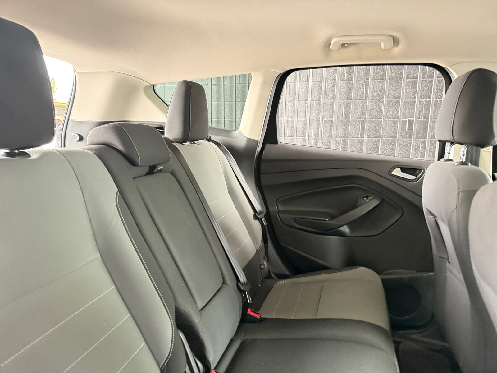 Used 2016 Ford Escape SE image 16