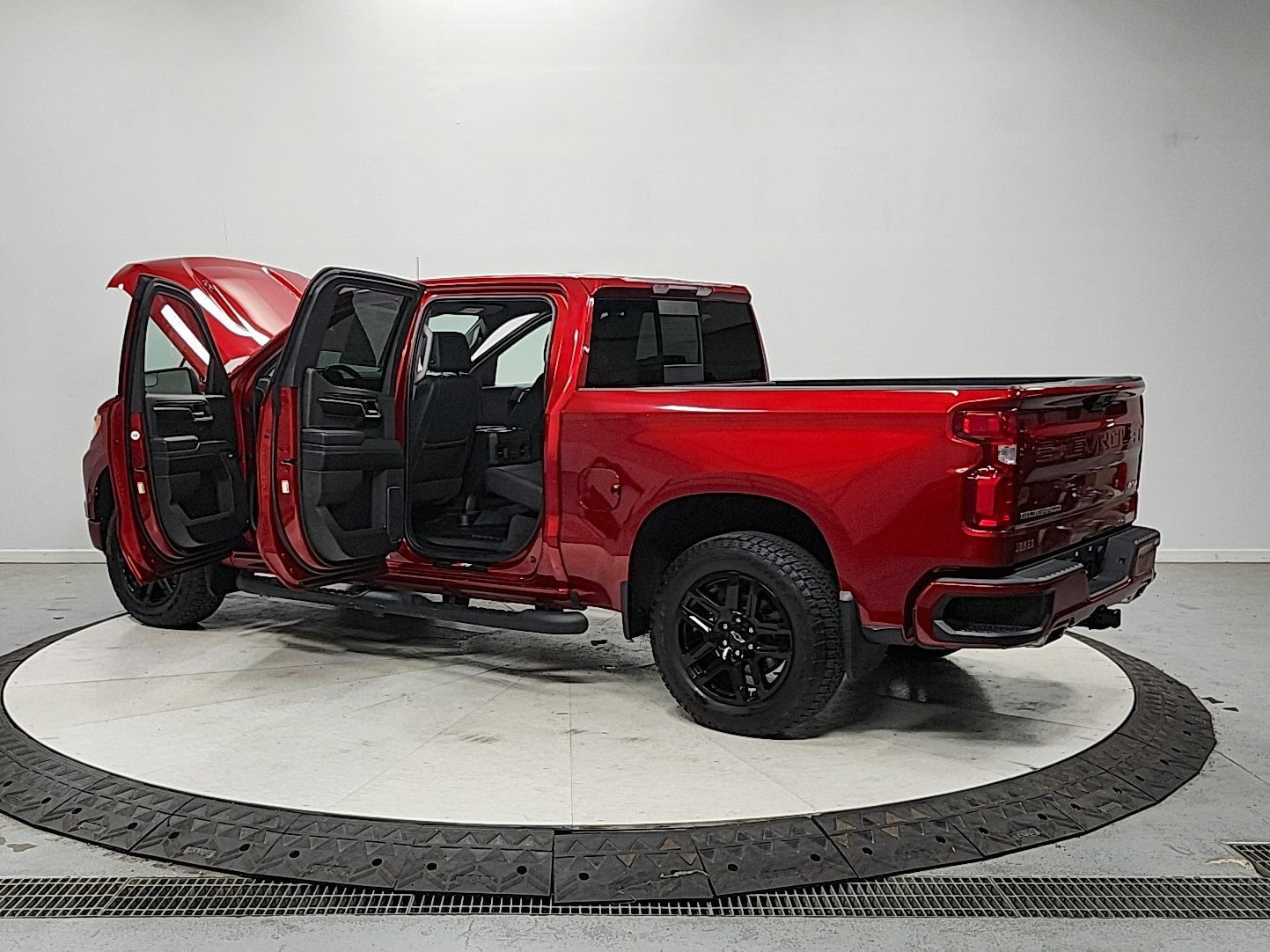 Used 2022 Chevrolet Silverado 1500 RST w/ Convenience Package II AWD/4WD image 13