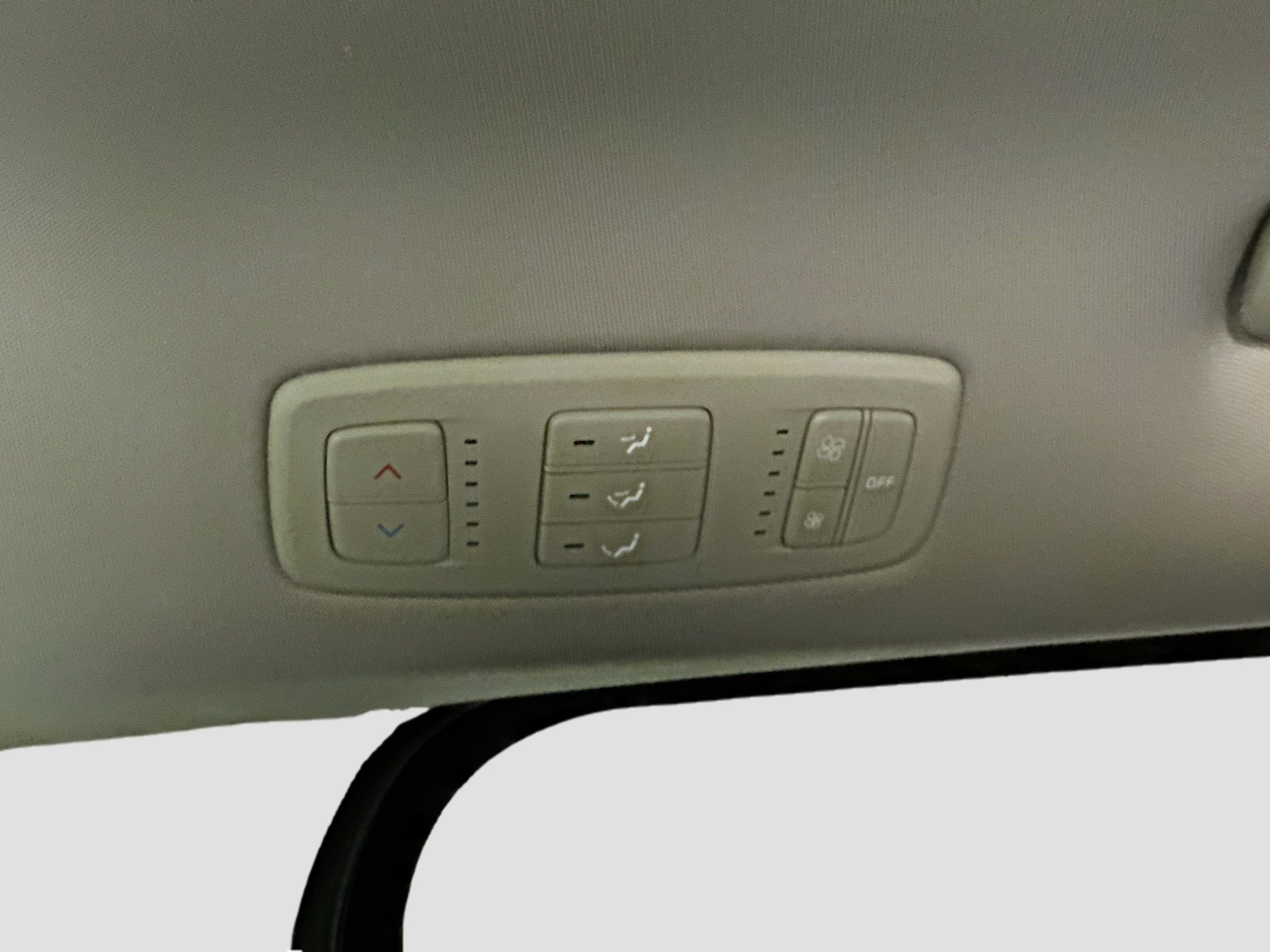 Used 2022 Kia Carnival LX FWD image 27