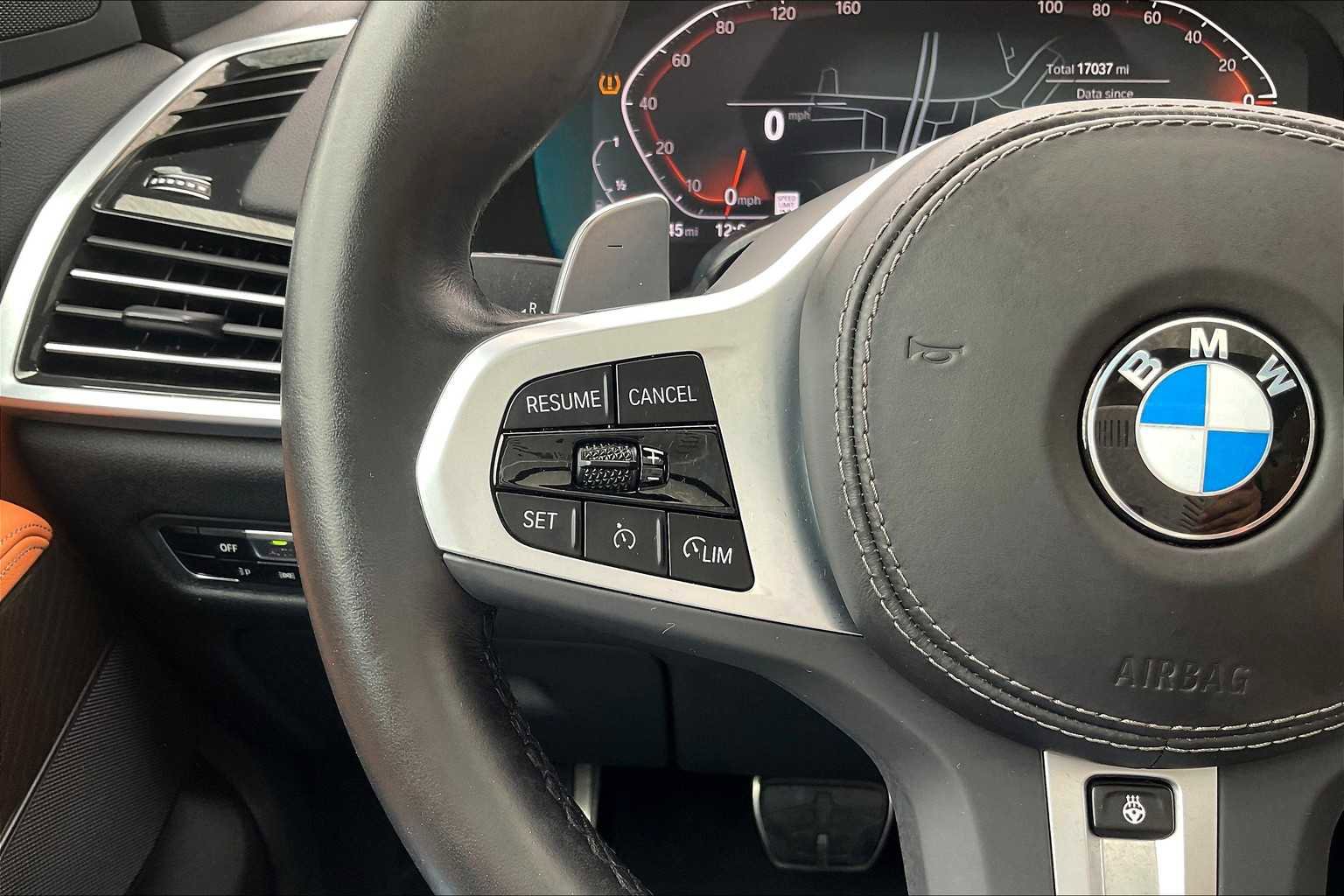 Used 2022 BMW X5 xDrive40i w/ M Sport Package image 23