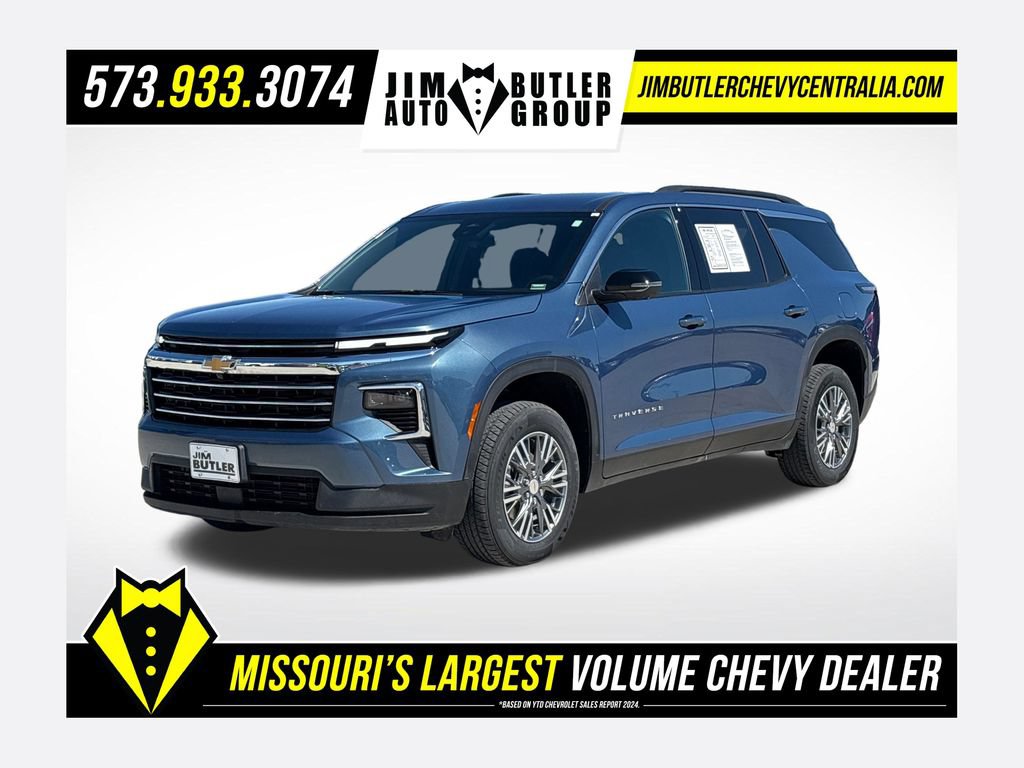 Used 2025 Chevrolet Traverse LT w/ Driver Confidence Package AWD/4WD image 1